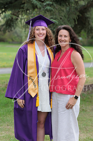 2025 Grads at the Park (432)