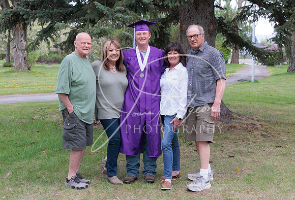 2025 Grads at the Park (291)