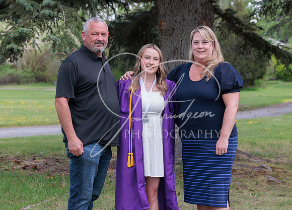 2025 Grads at the Park (274)